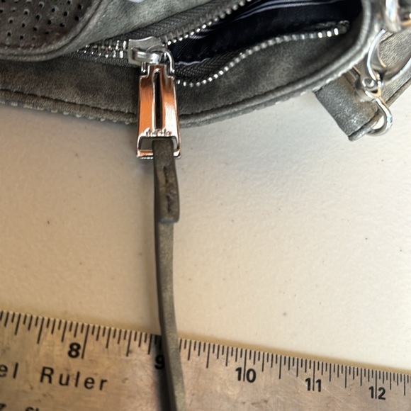 She + Lo Gorgeous Hobo Handbag. Silver color - Picture 6 of 11